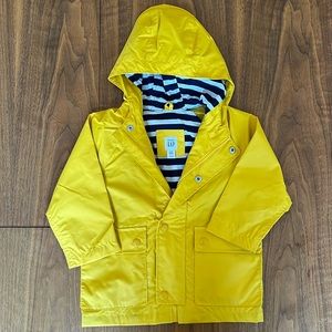 Baby Gap Yellow raincoat size 12-18M